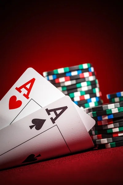 kini toto mobile app interface showing live-dealer tables and sports markets